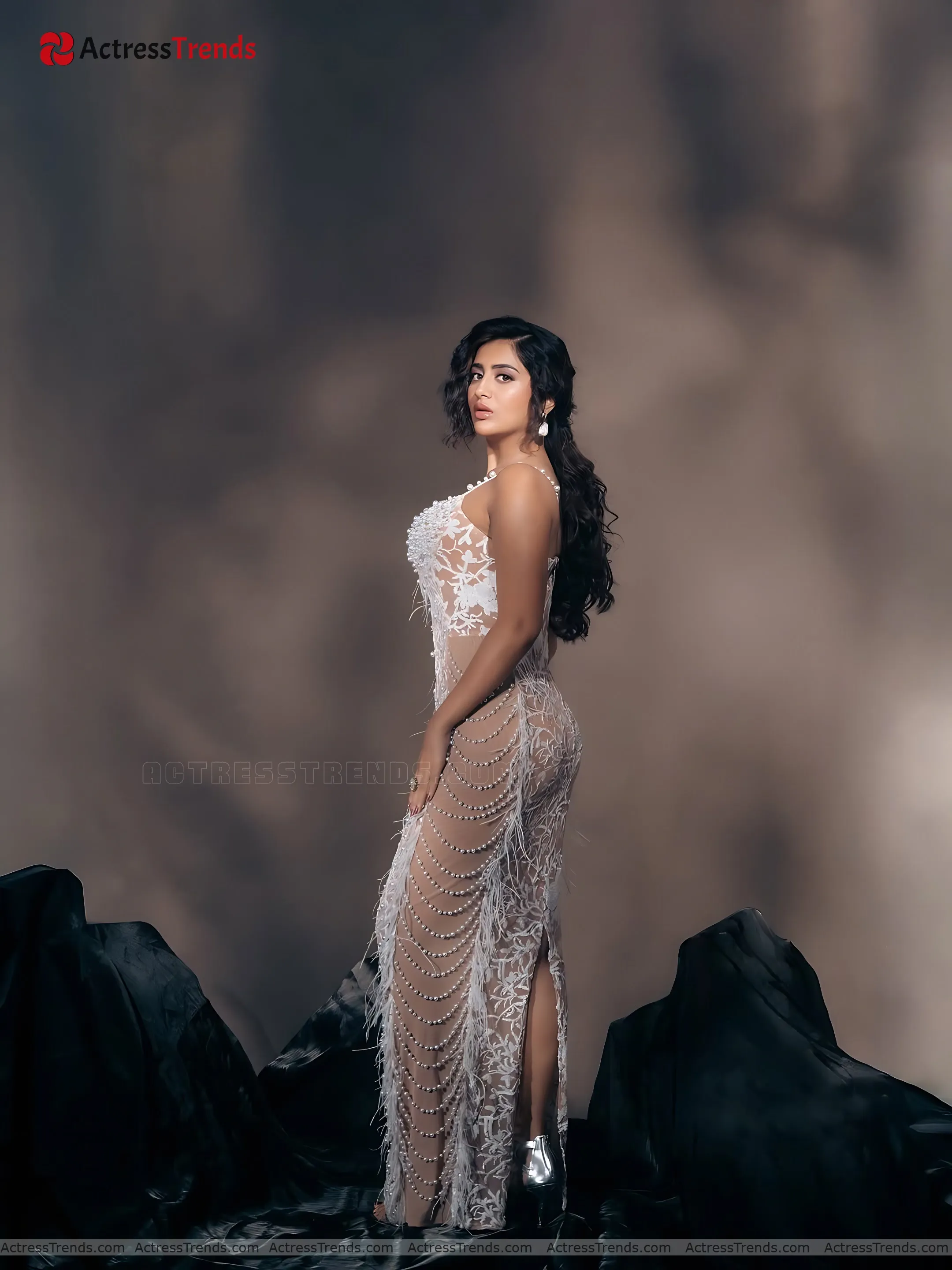 Rashi Singh White Saree Saree Photoshoot