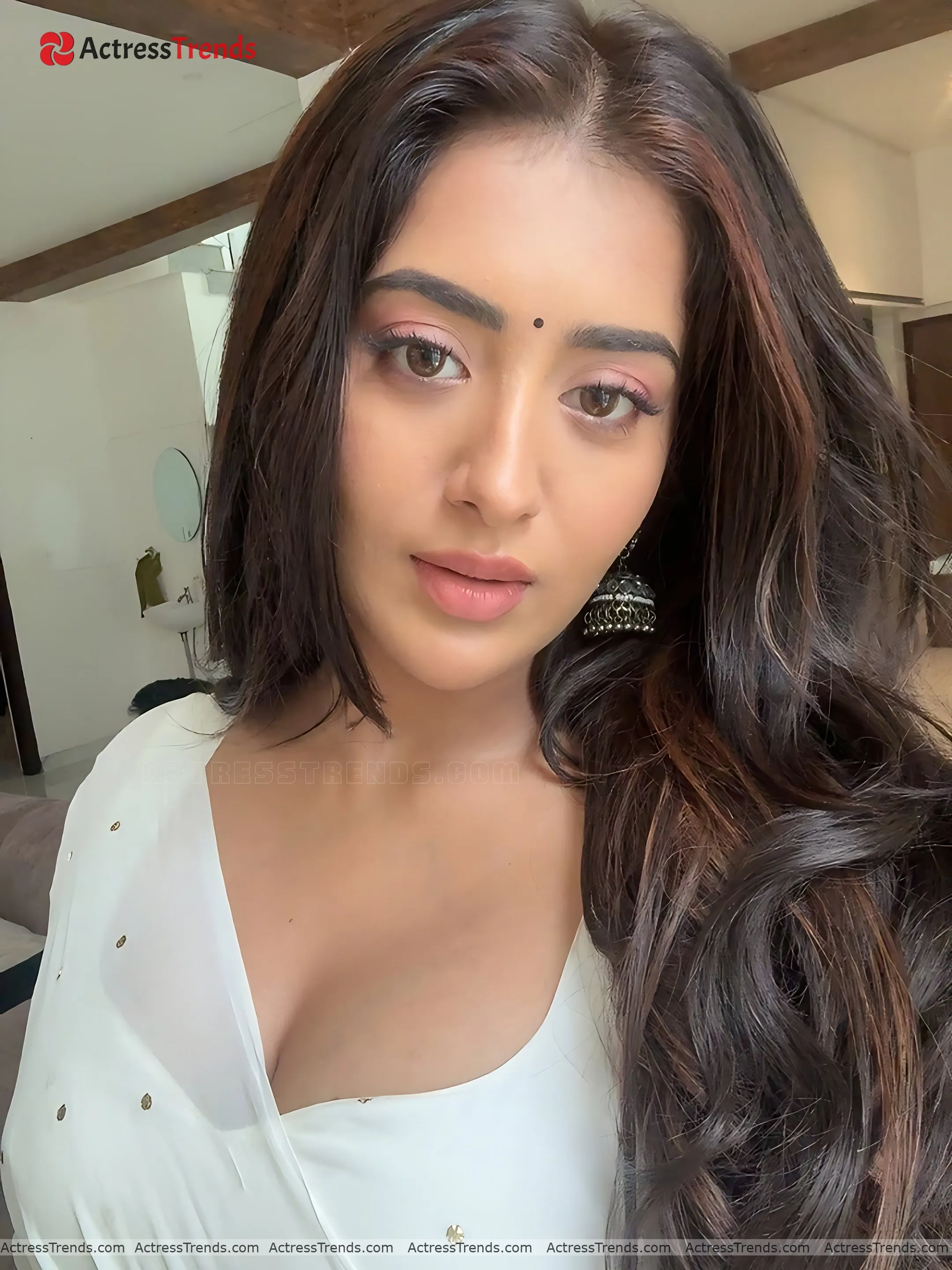 Rashi Singh White Dress Glamorous Actress Stunning Photo Beautiful Face
