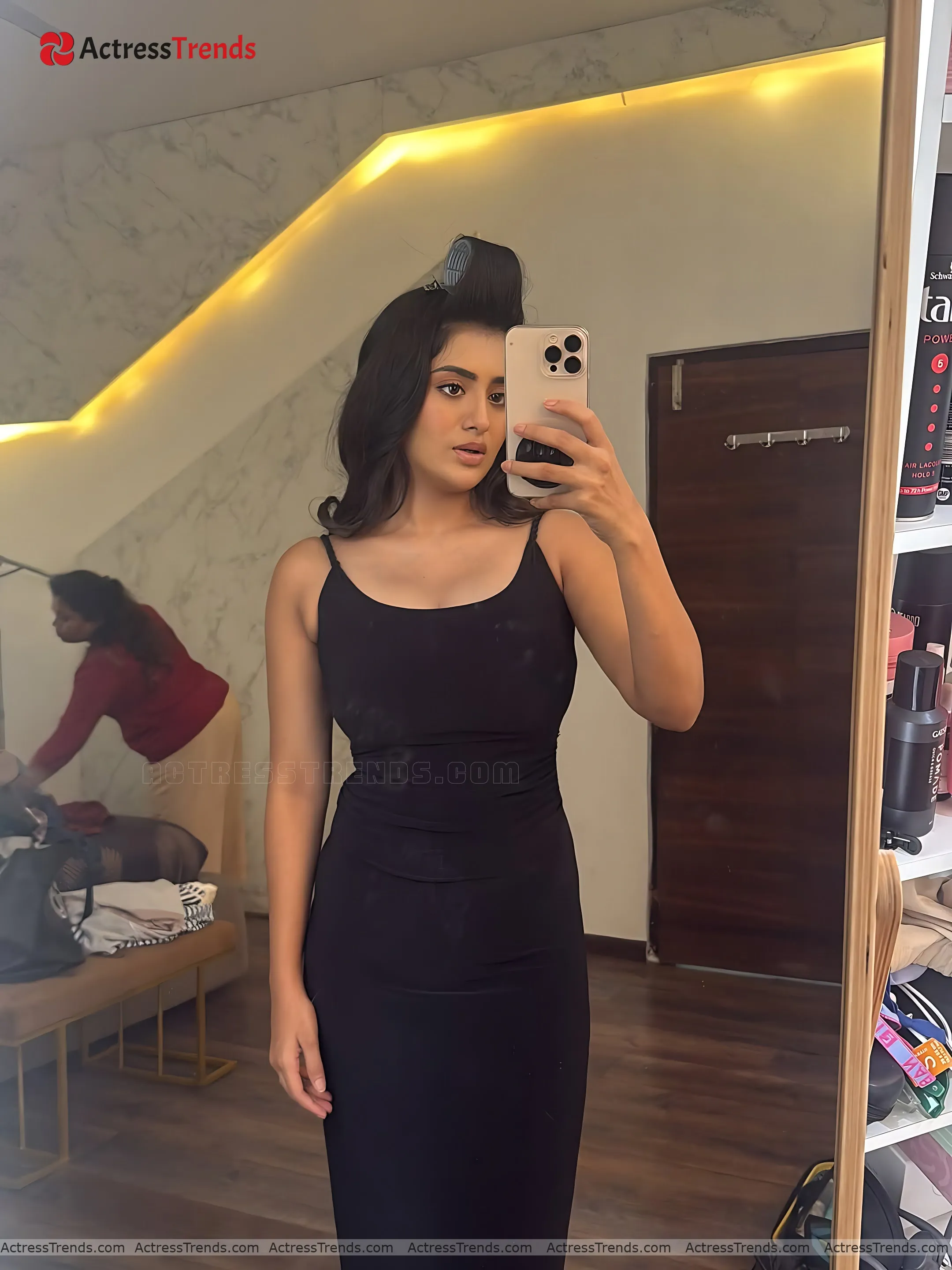 Rashi Singh Stunning Photo