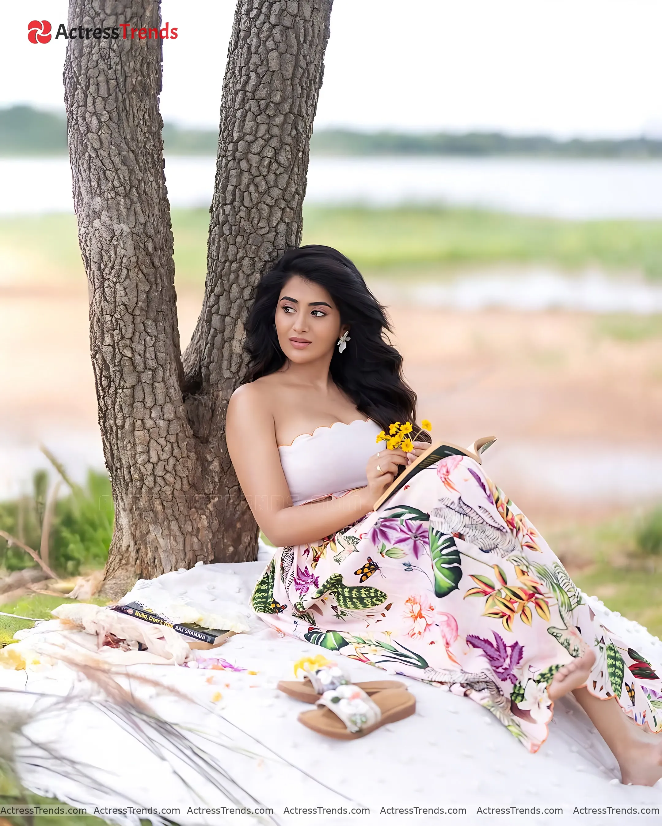 Rashi Singh Pink Dress Backless Style Bold Saree Style