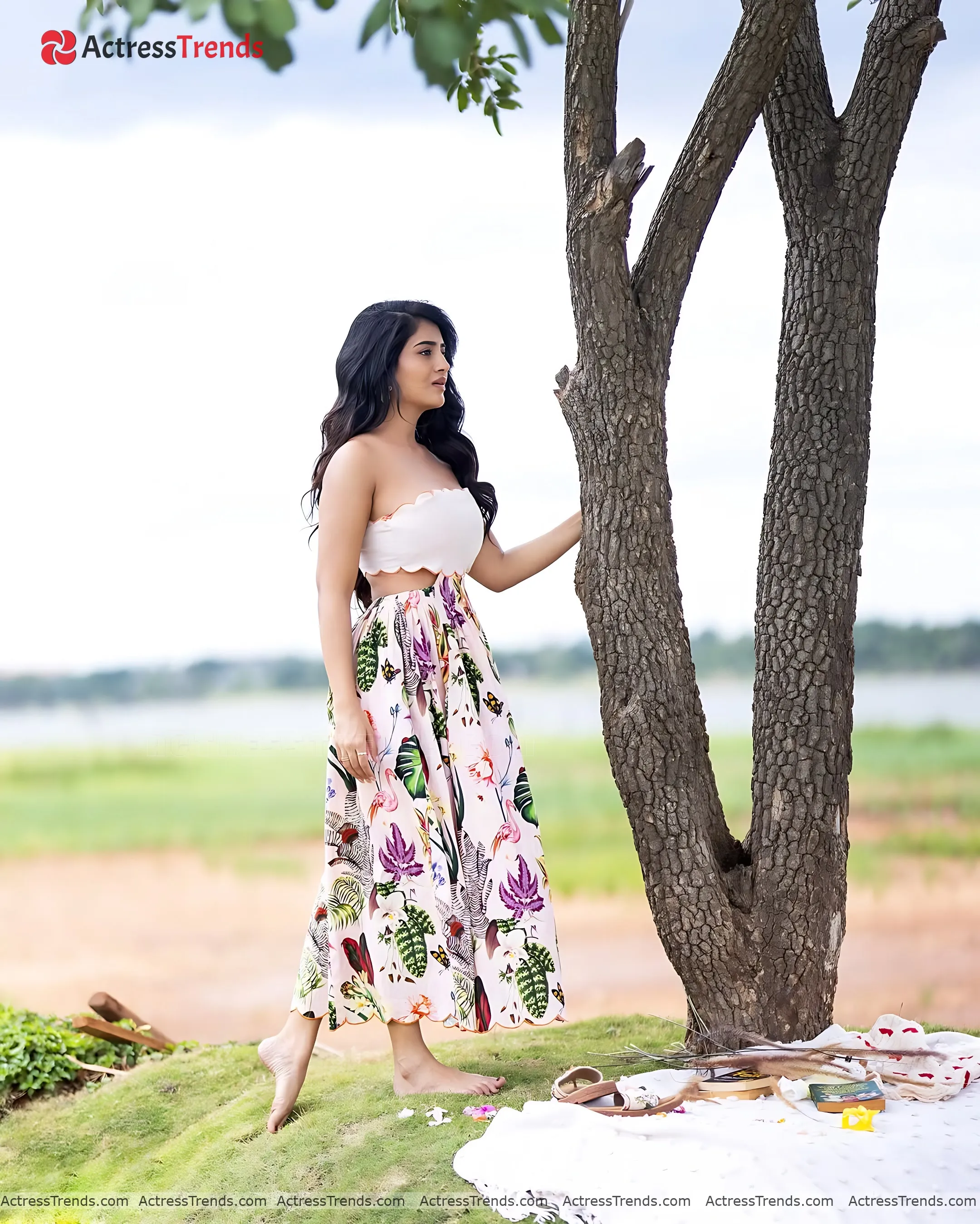 Rashi Singh Pink Dress Glamorous Actress Cute Navel Saree Style