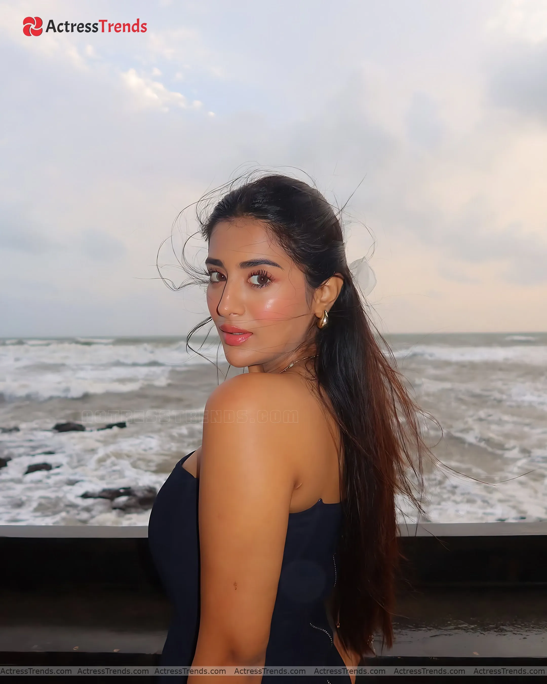 Rashi Singh Black Dress Cleav Pose Tight Fitting