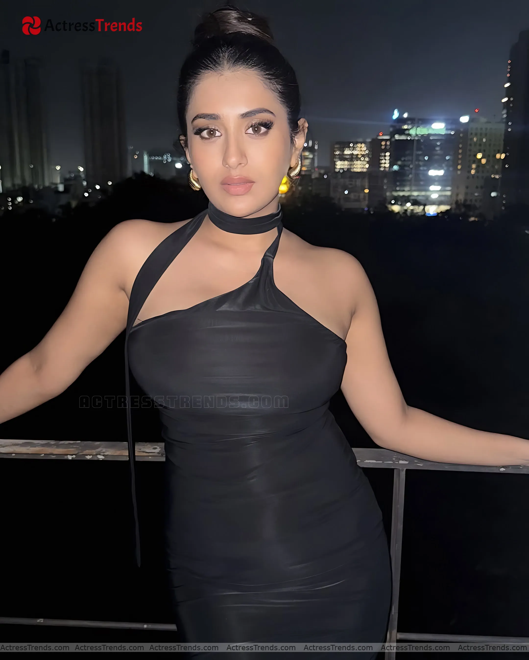 Rashi Singh Black Dress Stunning Photo Tight Fitting Back Pose