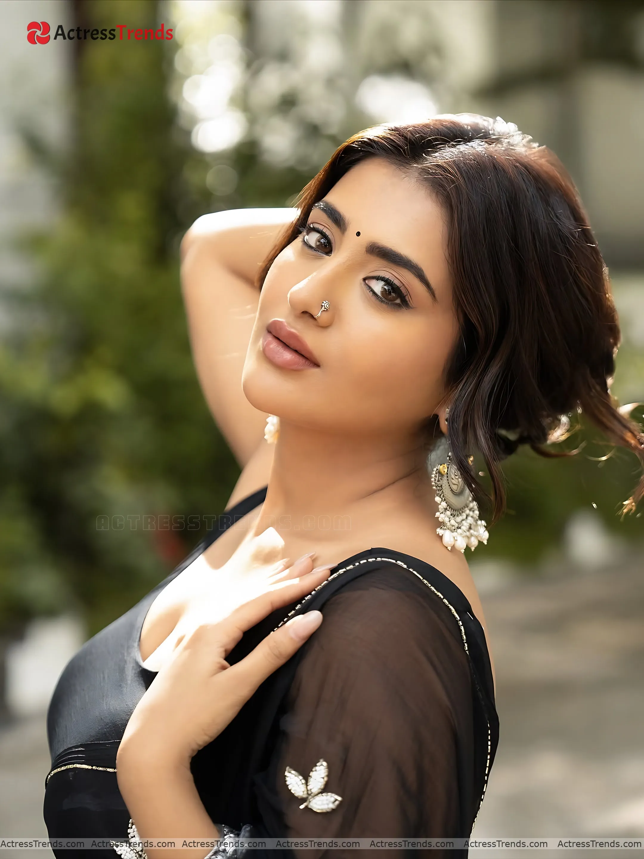 Rashi Singh Blue Saree Saree Photoshoot Tight Fitting