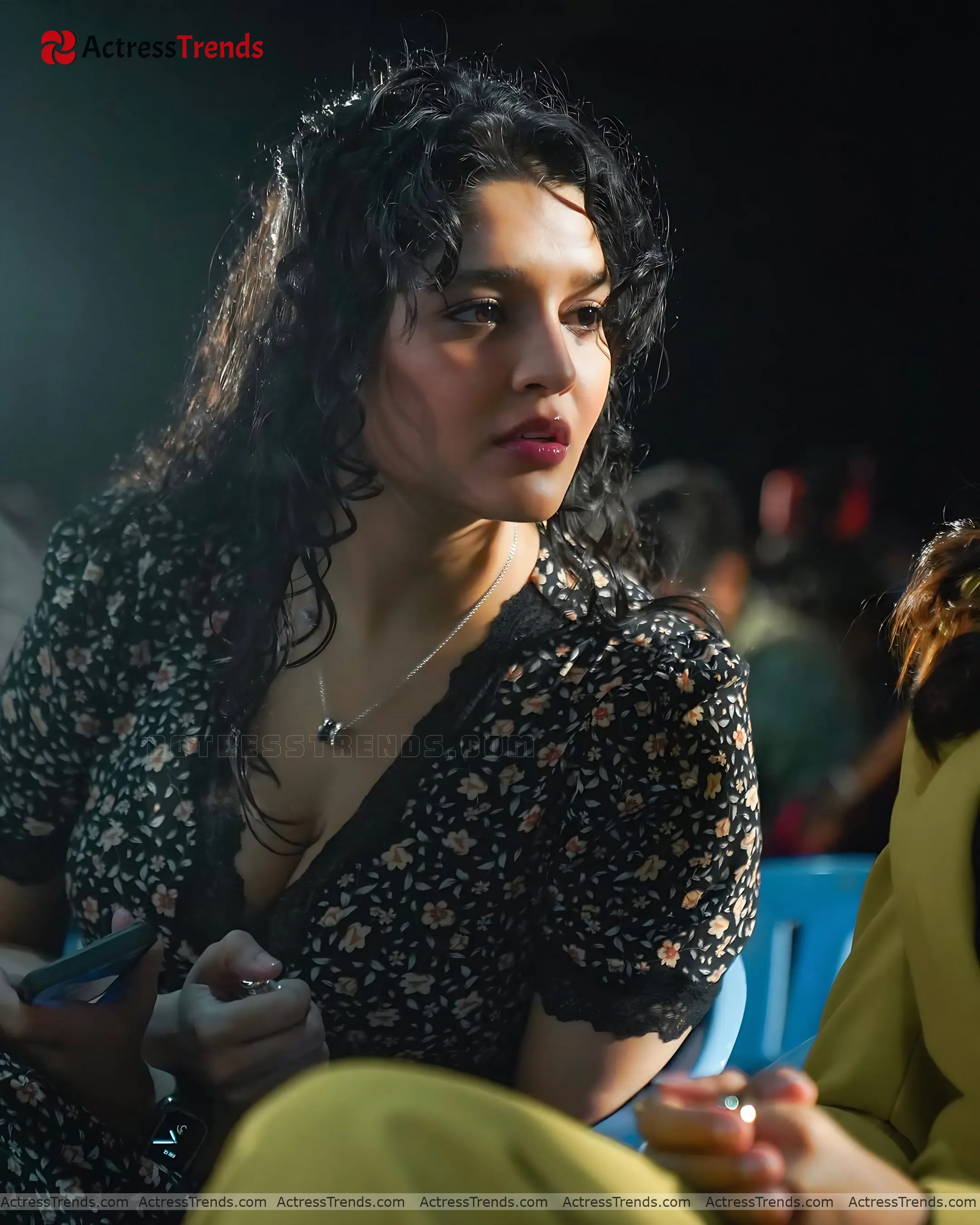 Ritika Singh Red Lips Cleav Pose Beautiful Face