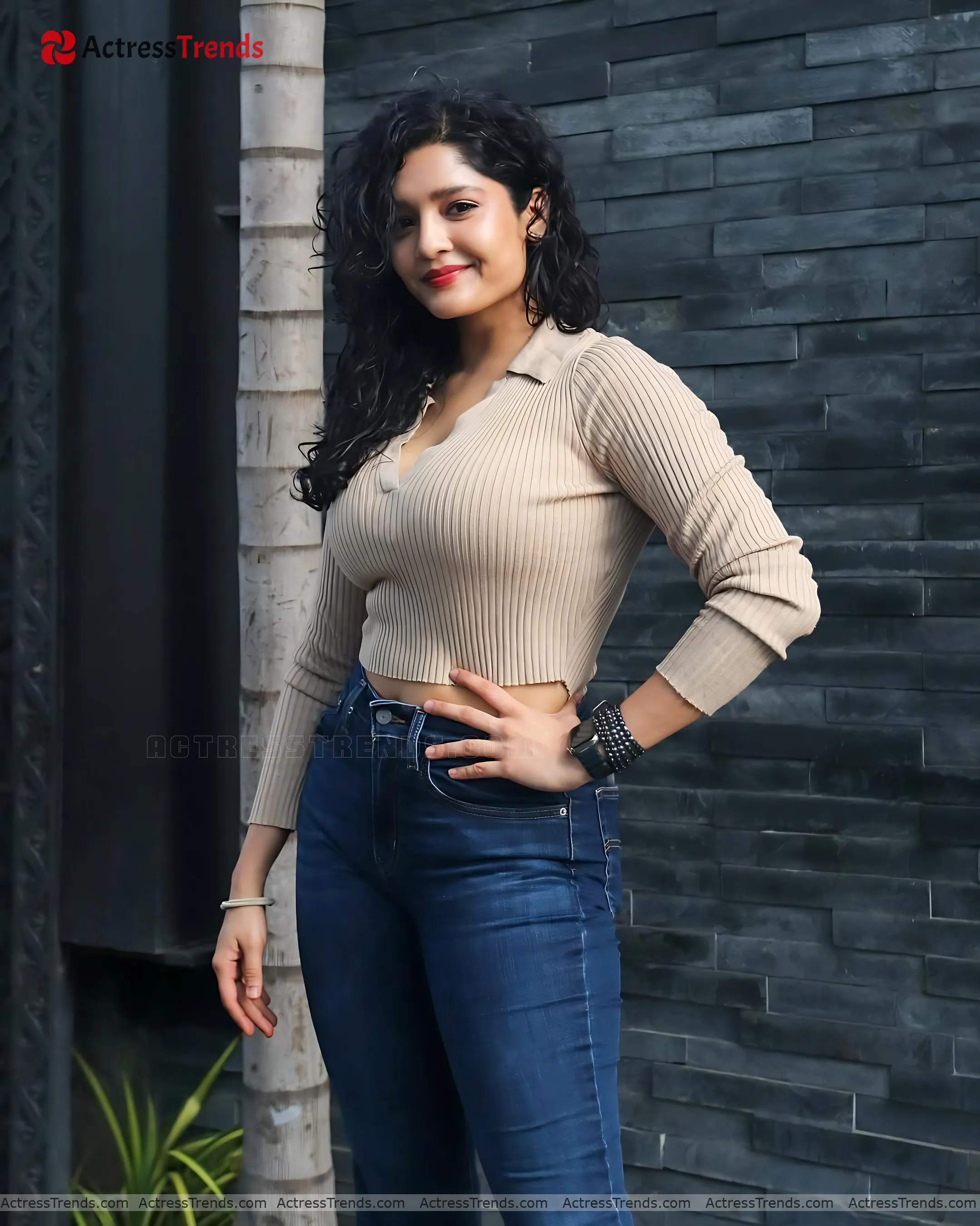 Ritika Singh Stunning Photo Curvy Beautiful Face