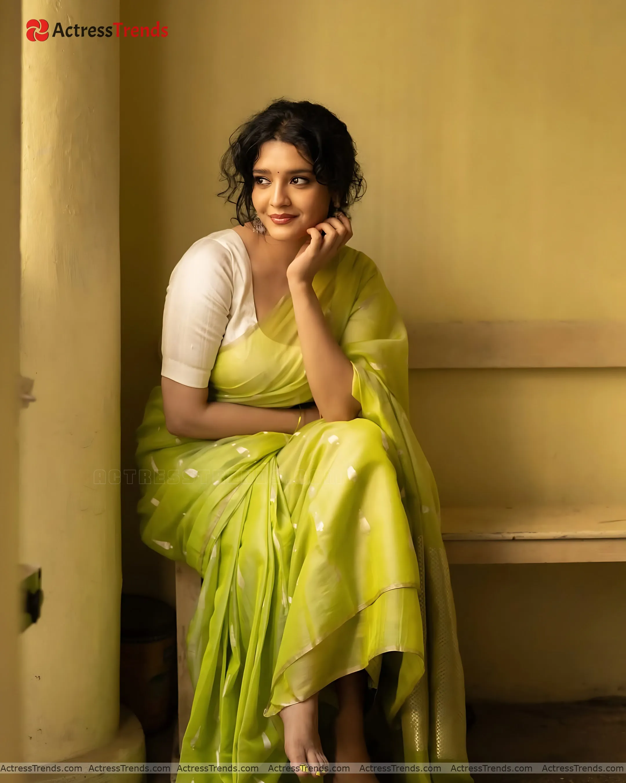Ritika Singh Stunning Photo Saree Photoshoot Beautiful Face
