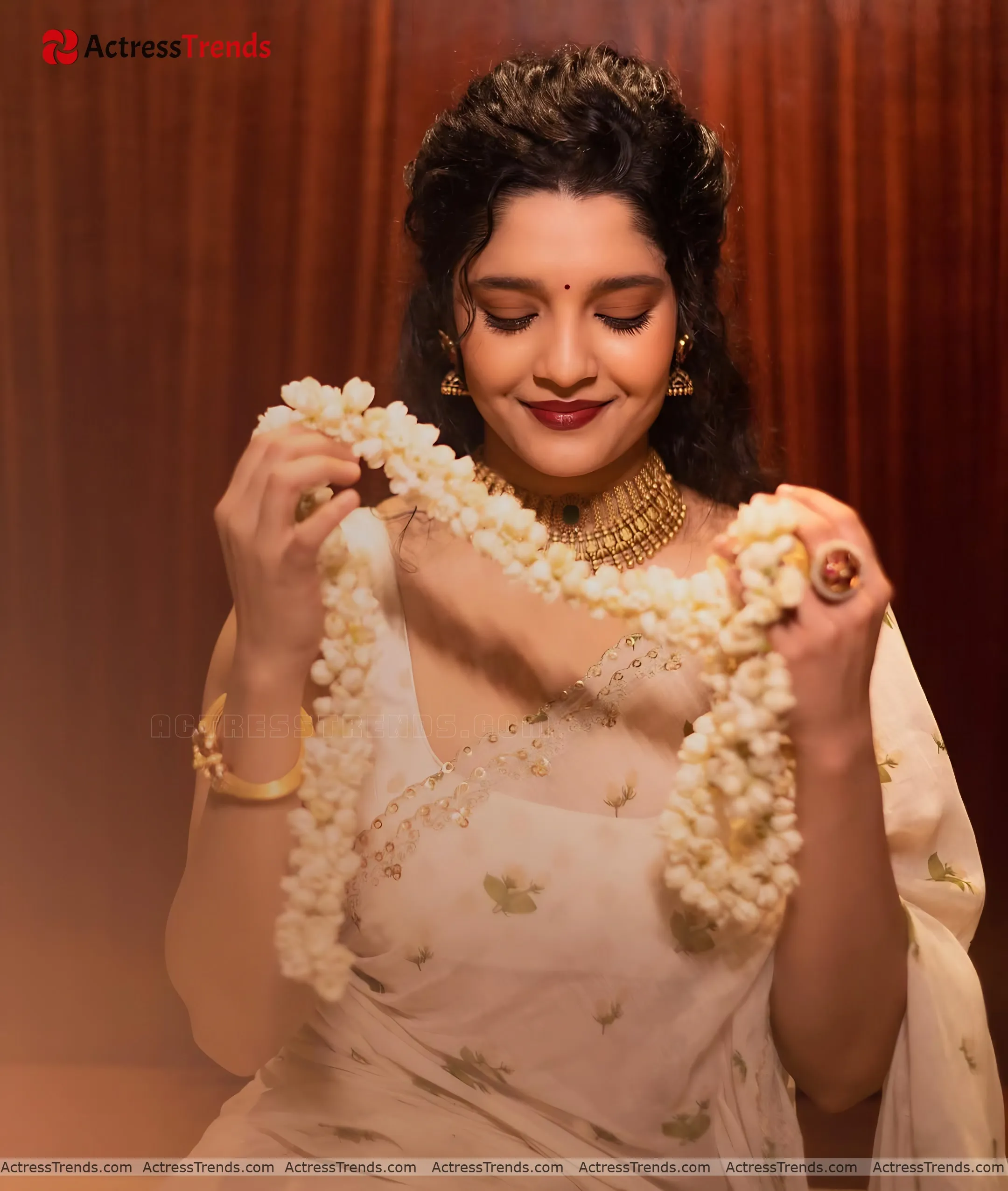 Ritika Singh Beautiful Face Cute