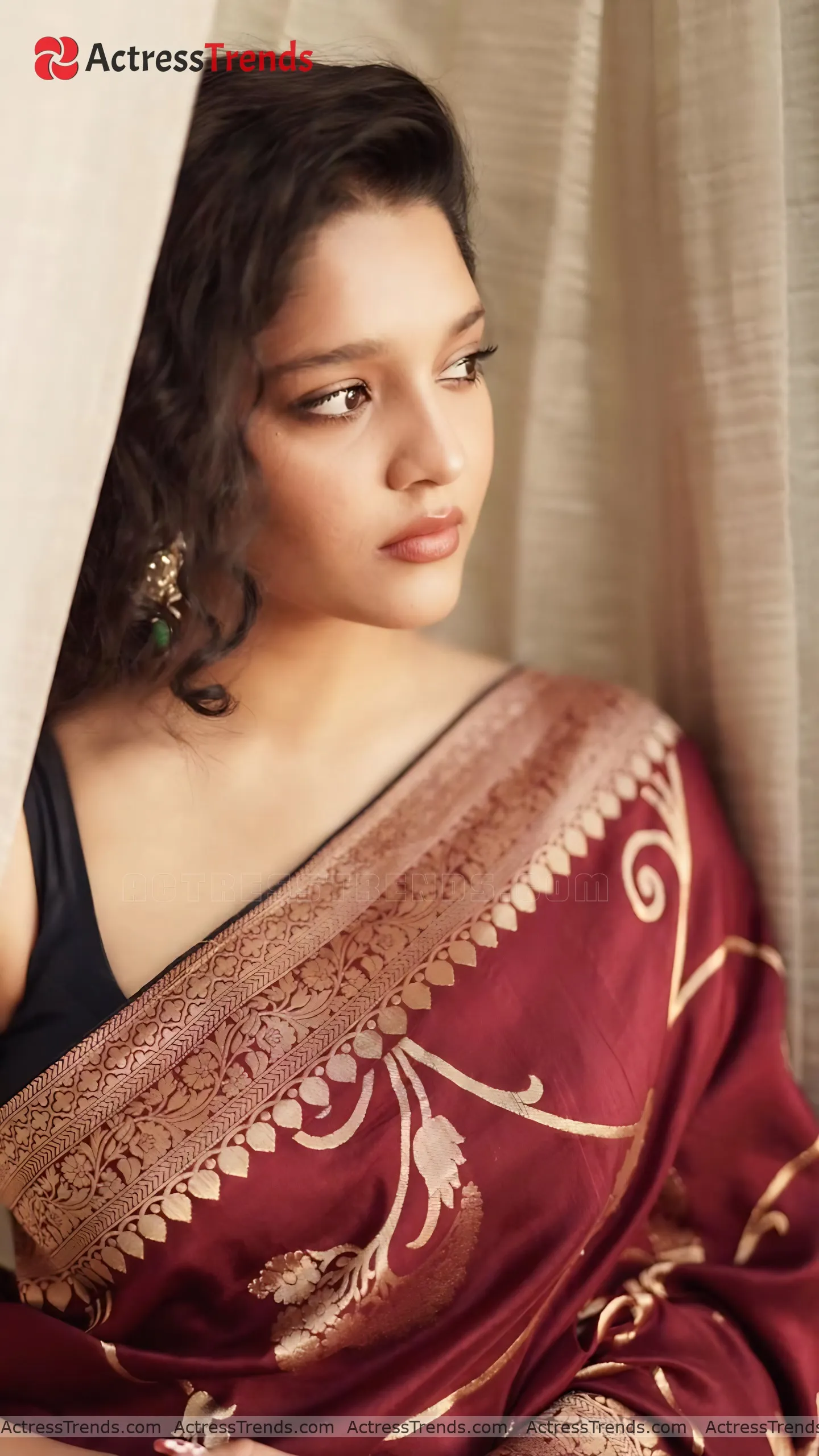Ritika Singh Red Lips Smoky Eyes Saree Photoshoot Cute