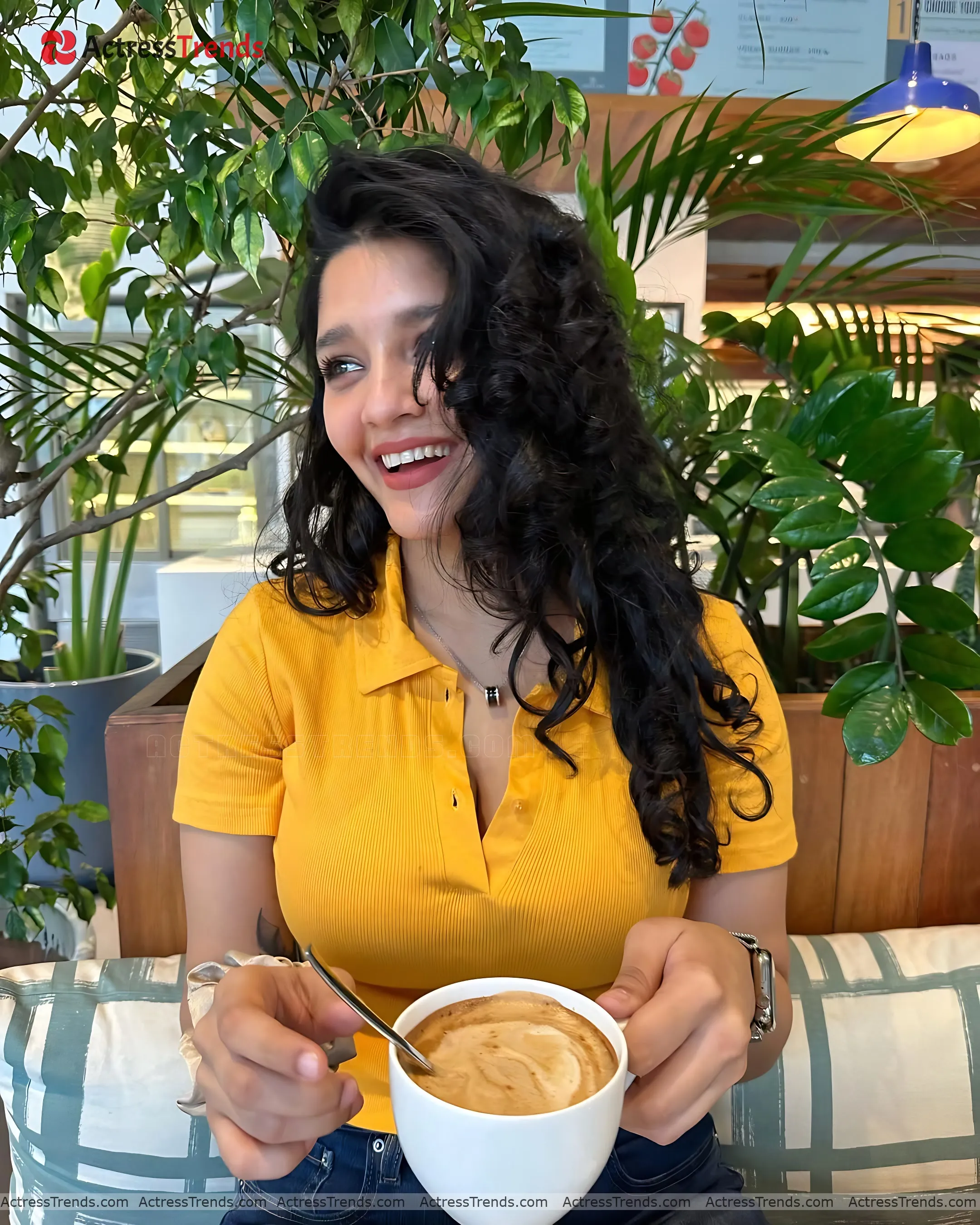 Ritika Singh Ritika Actress Selfie Tight Fitting