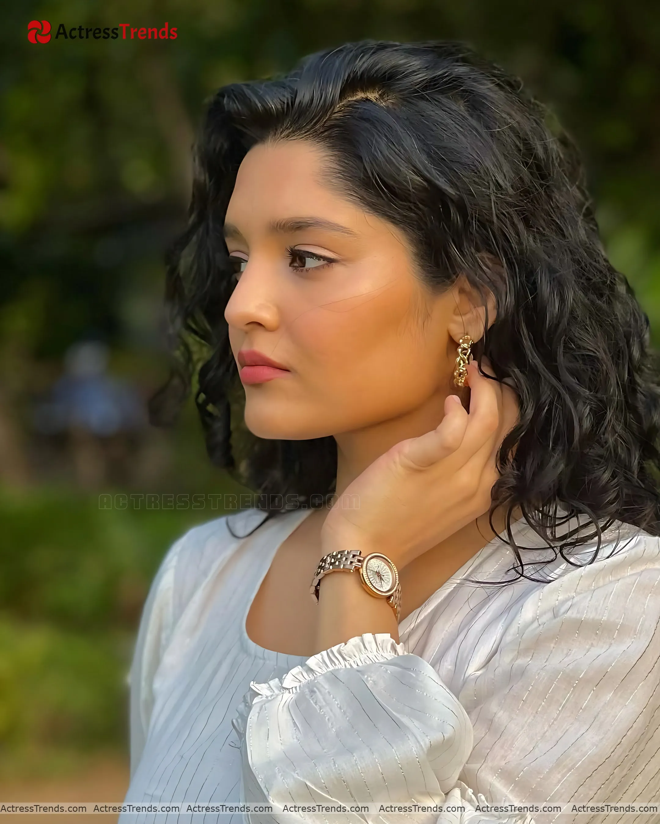 Ritika Singh Beautiful Face Cutest Actress Glamorous Actress