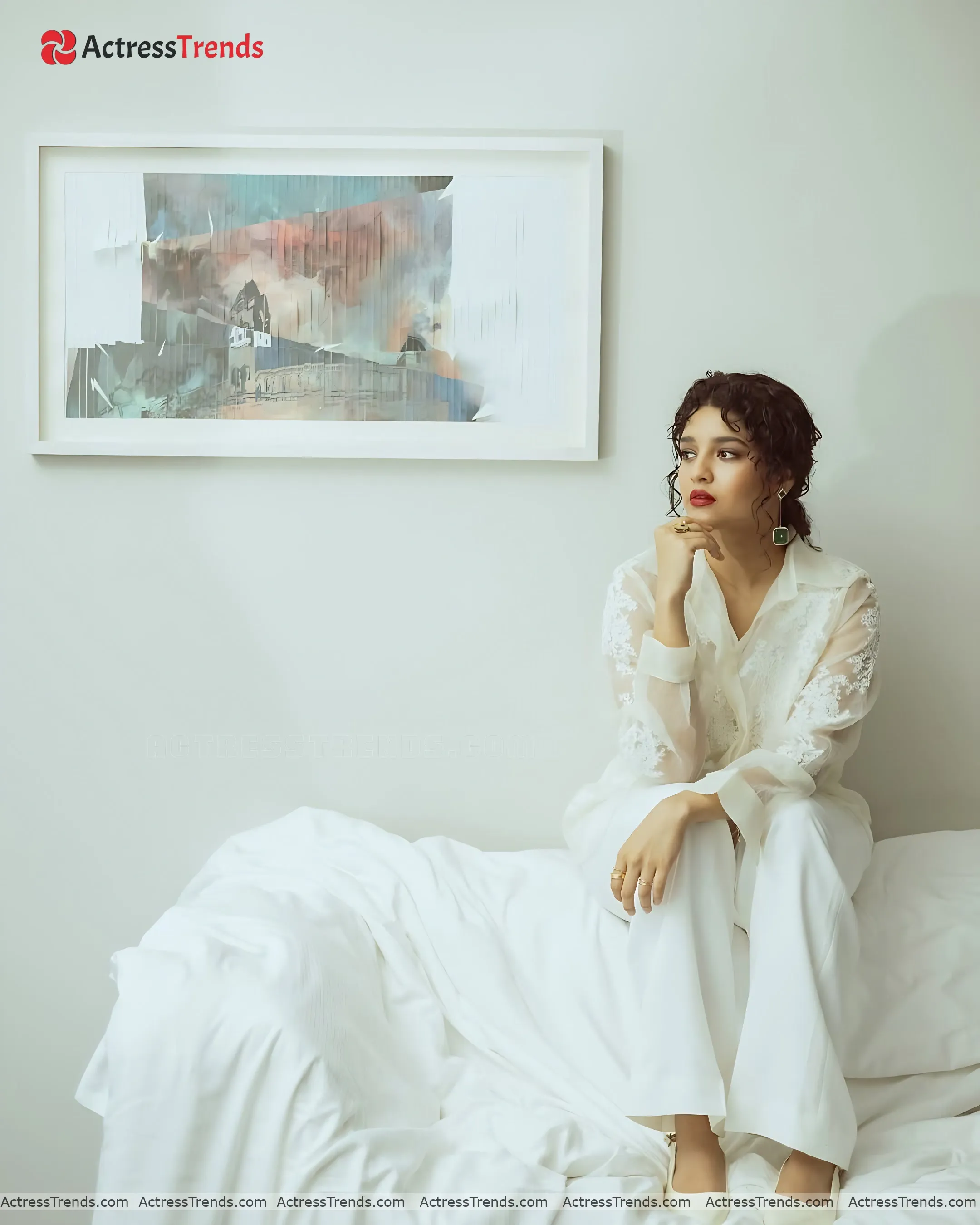 Ritika Singh Beautiful Face Stunning Photo Glamorous Actress