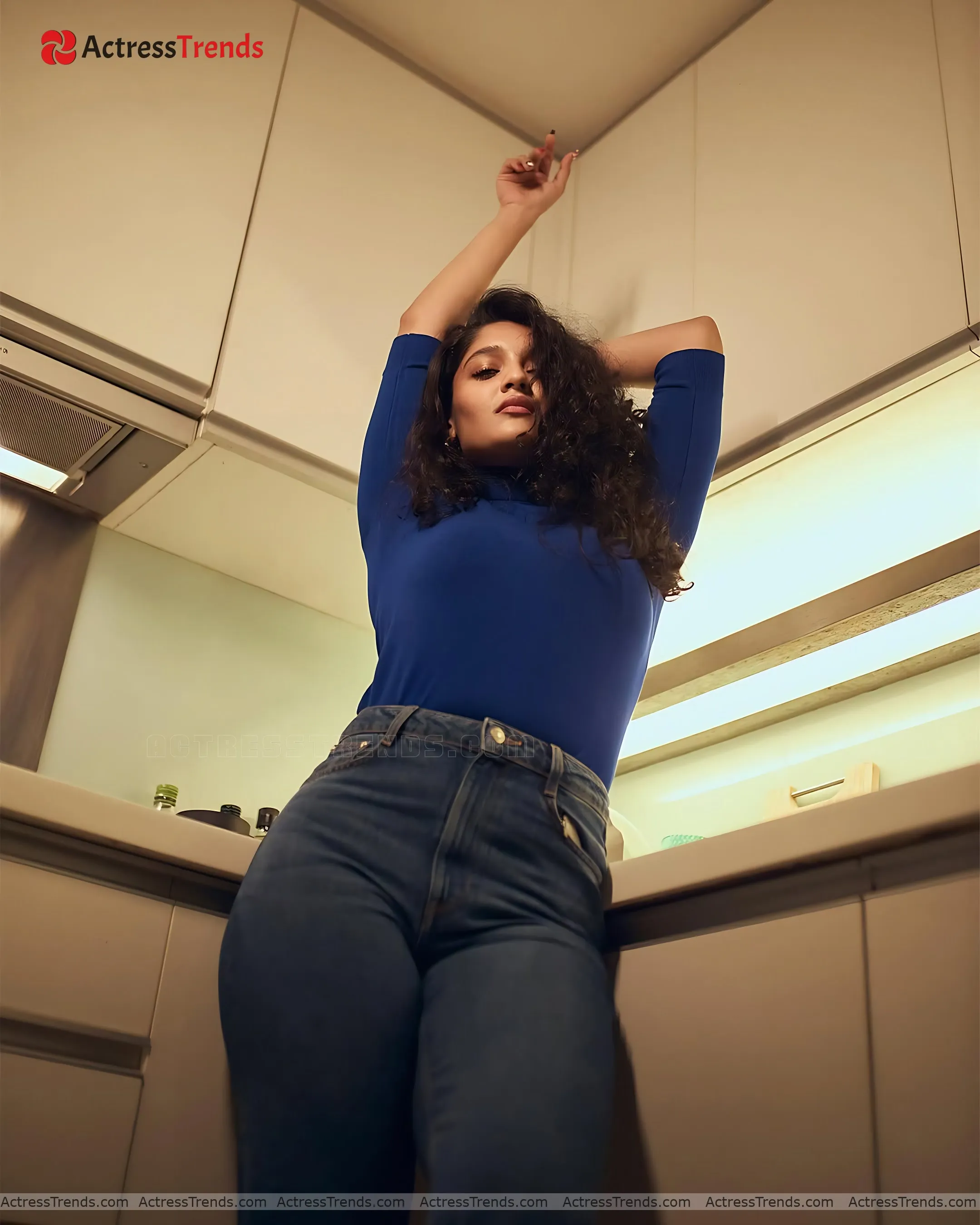 Ritika Singh Curvy Stunning Photo Cute