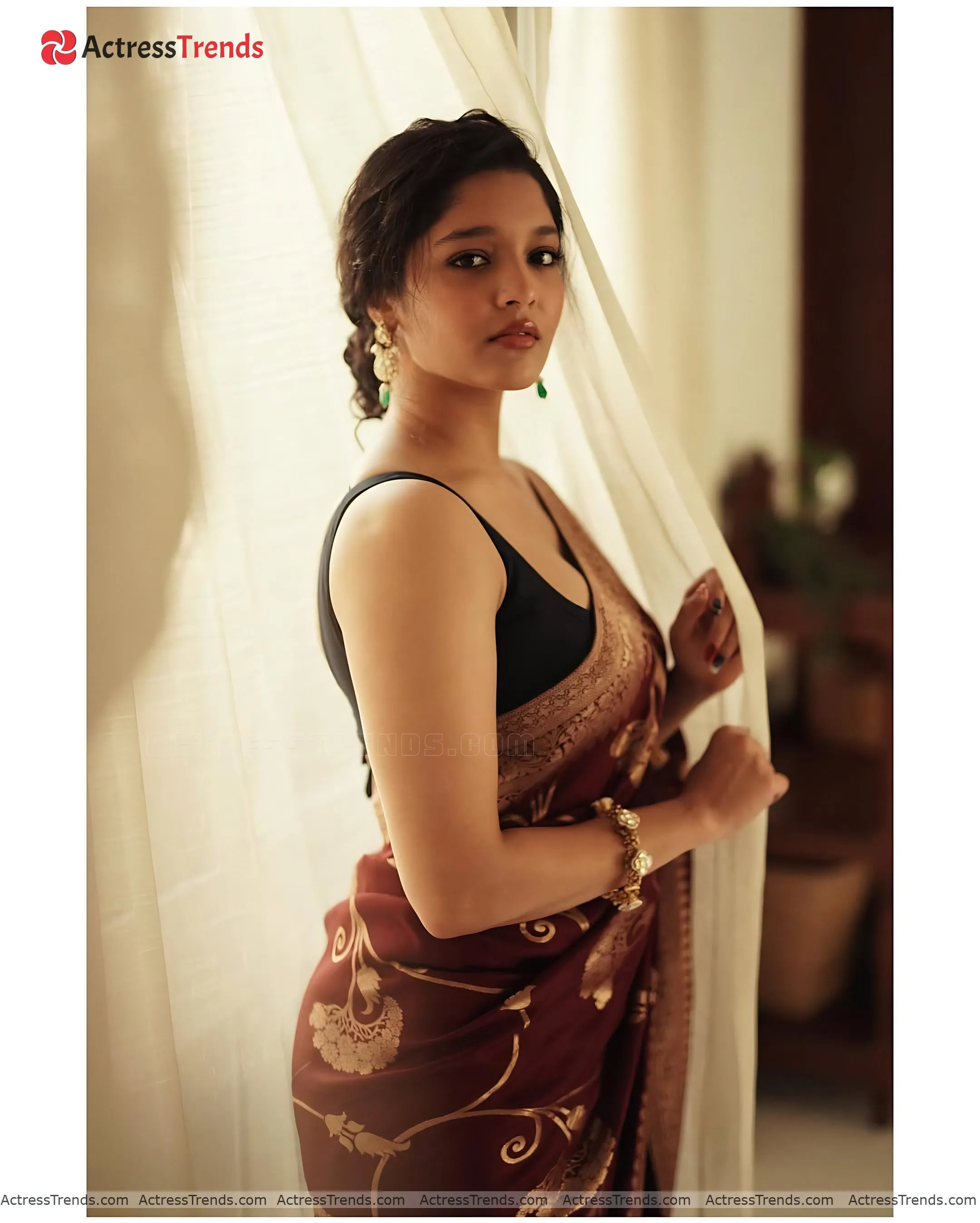 Ritika Singh Cute Saree Photoshoot Beautiful Face Cleav Pose