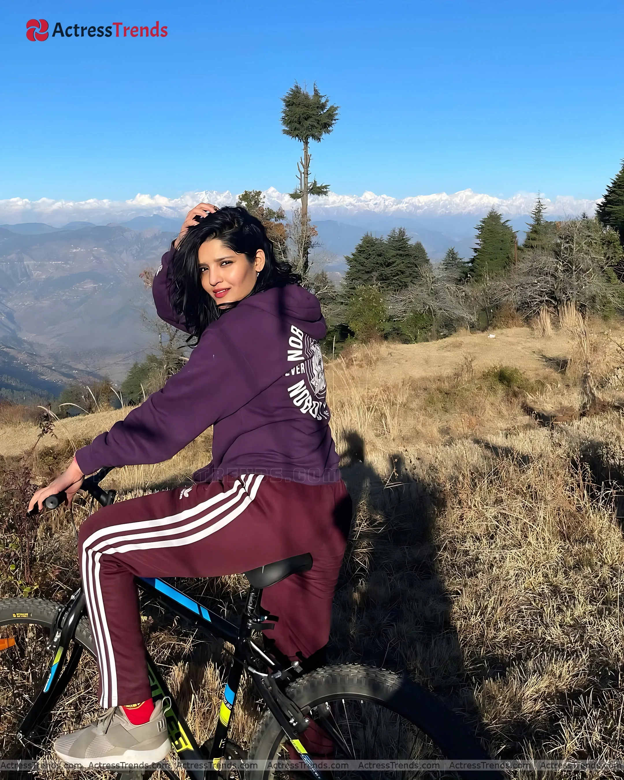 Ritika Singh Stunning Photo