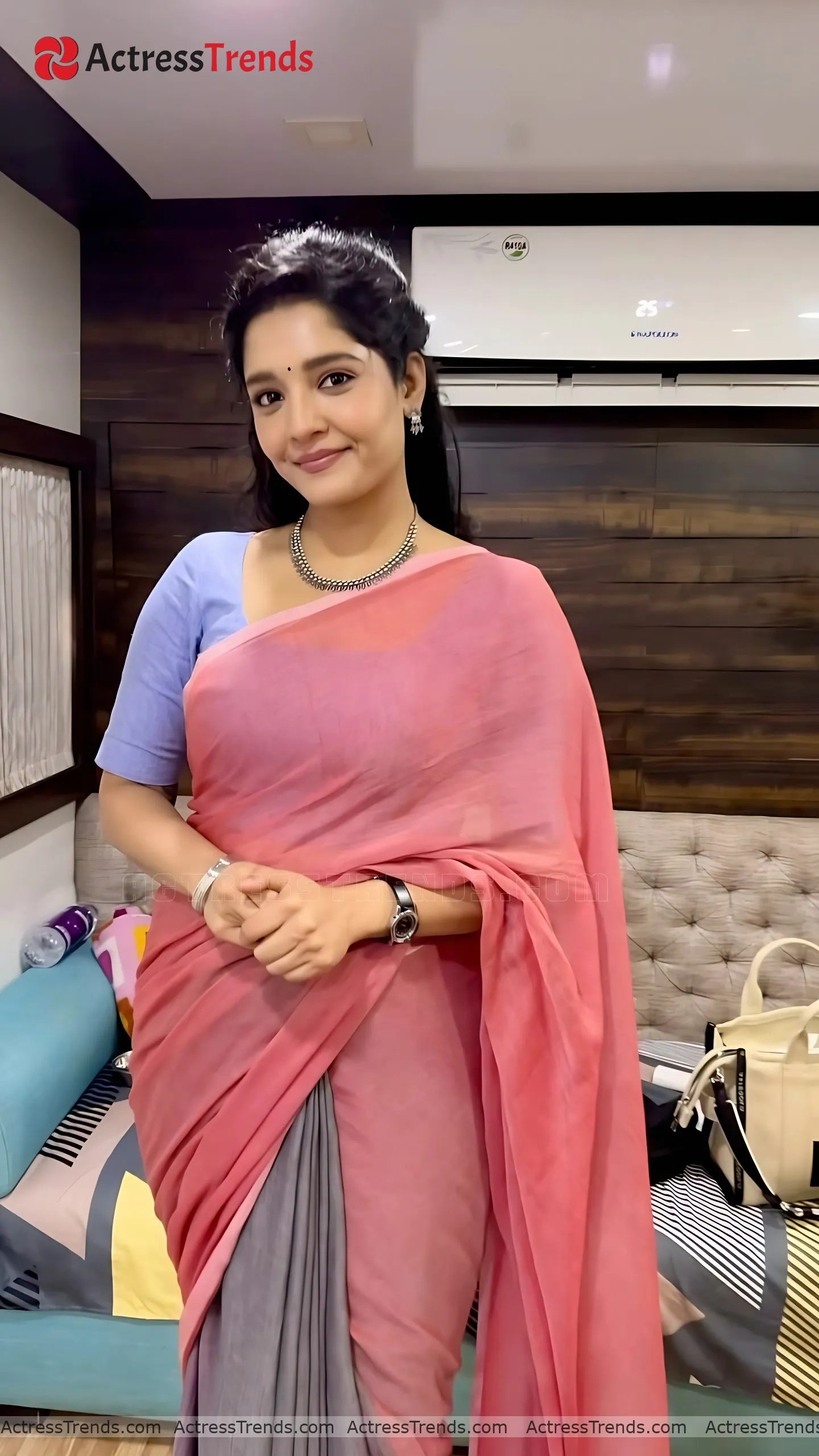 Ritika Singh Smoky Eyes Curvy Beautiful Face