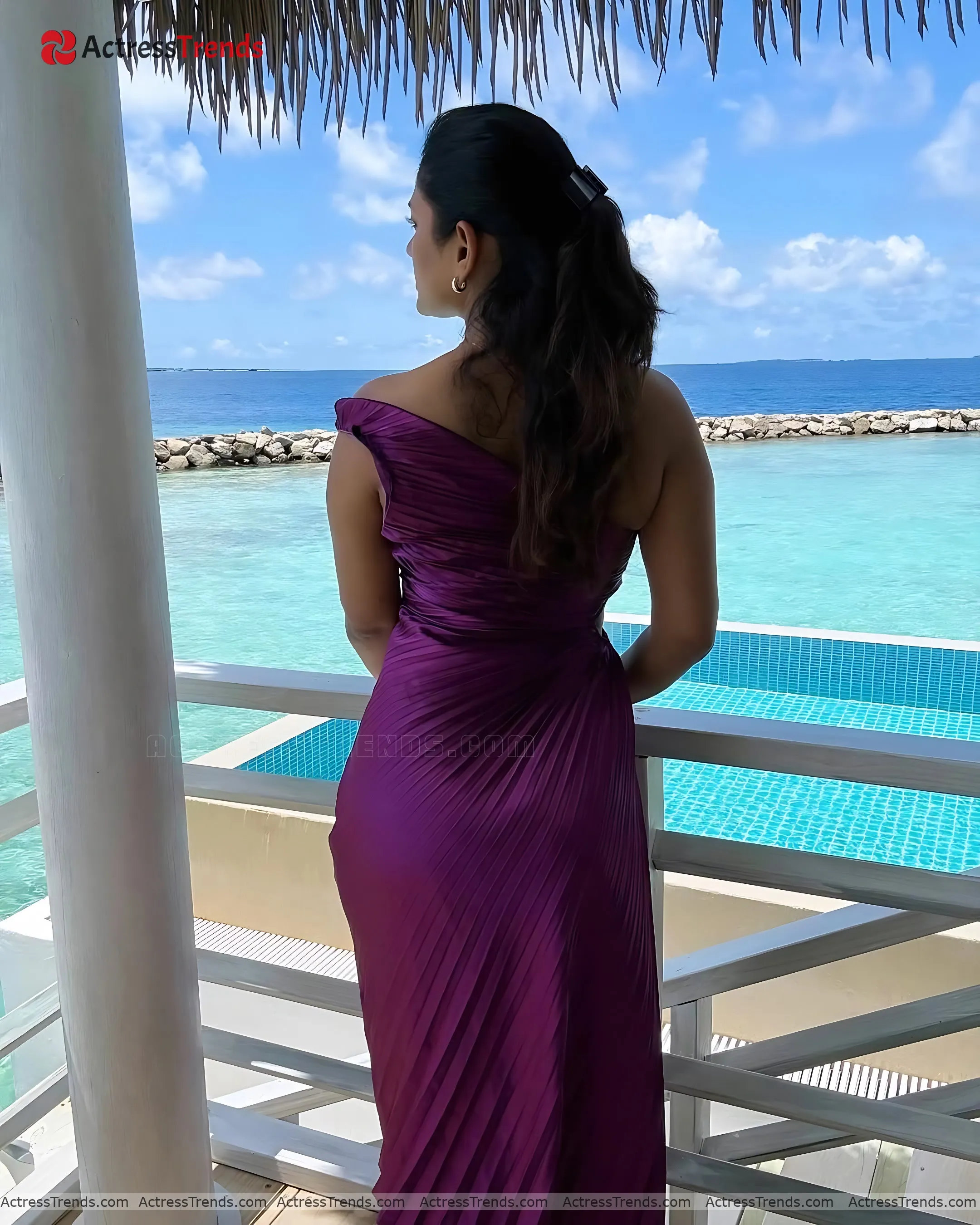 Eesha Rebba Celebrity Fashion Shoot Sensual Portrait Stunning Photo Curvy