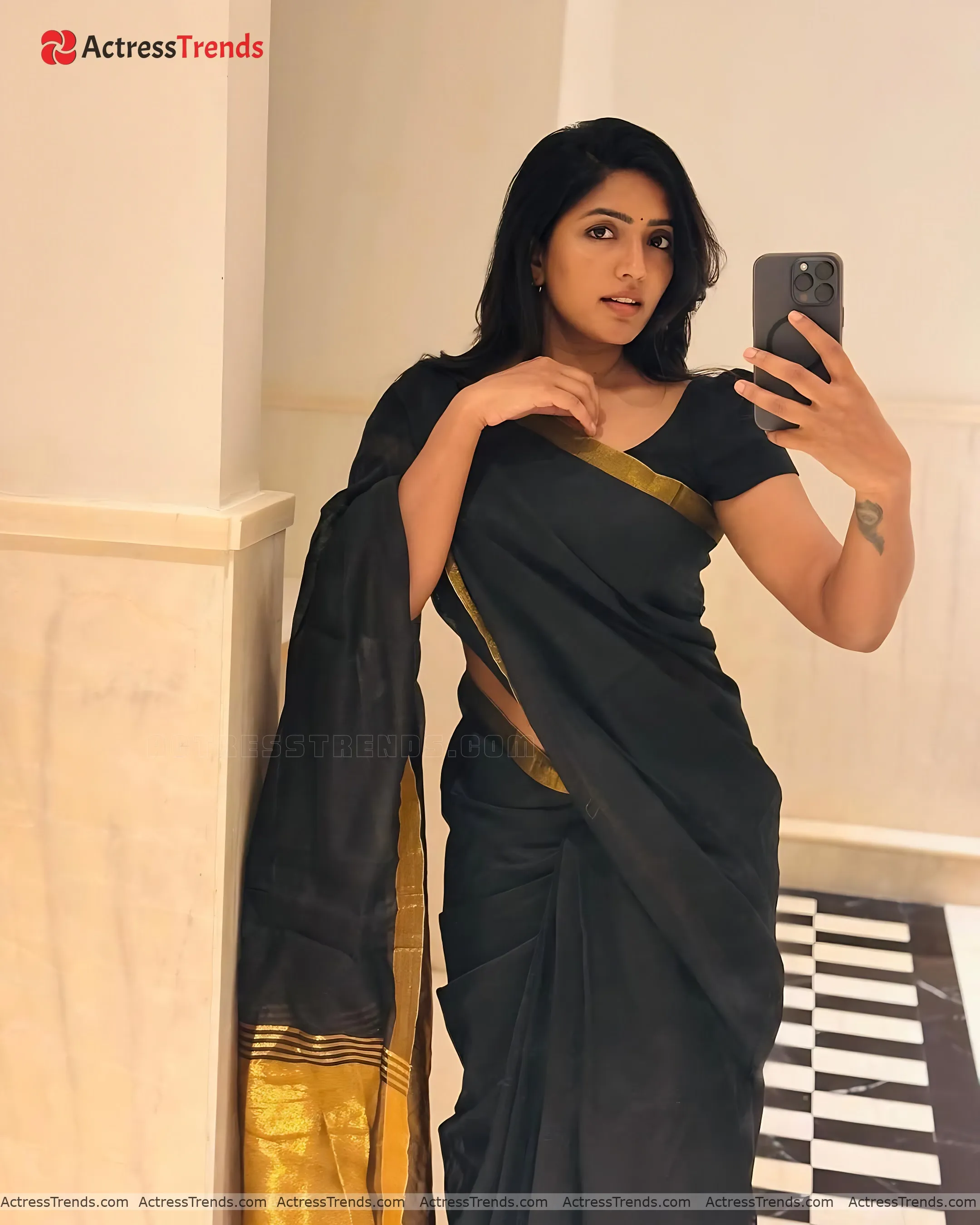 Eesha Rebba Beautiful Face Tight Fitting Saree Photoshoot