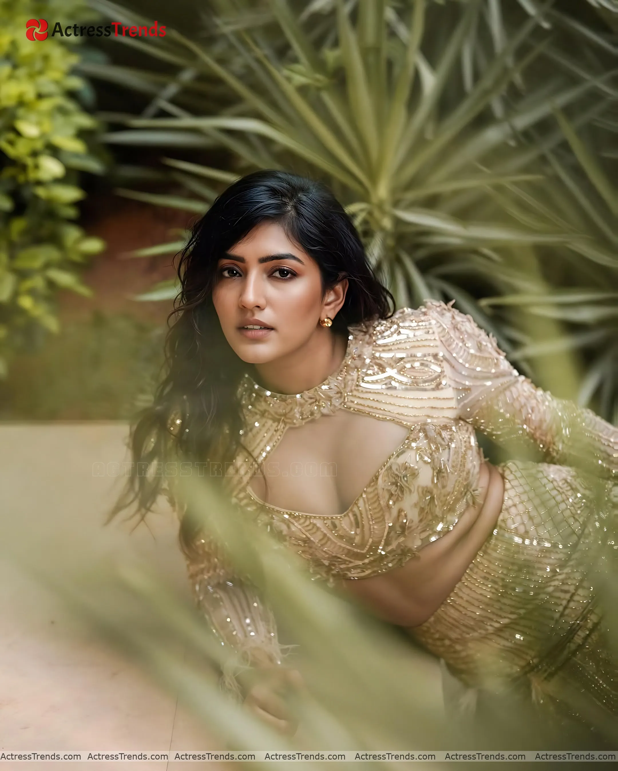 Eesha Rebba Bold Style Navel