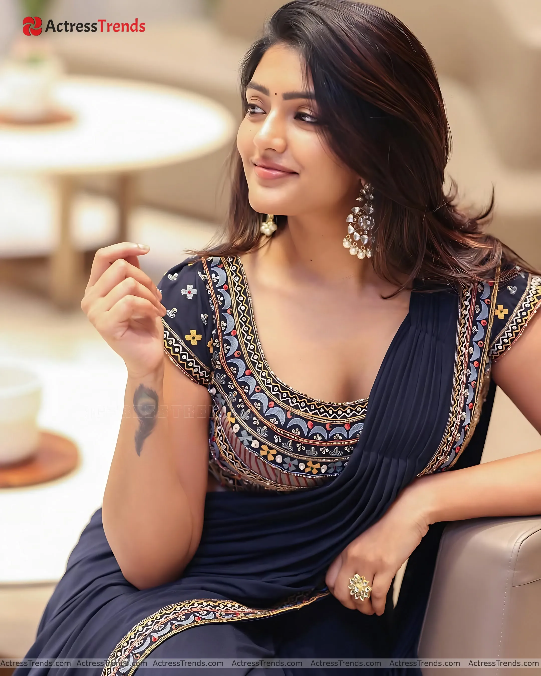 Eesha Rebba Glamorous Actress Stunning Photo Tight Fitting