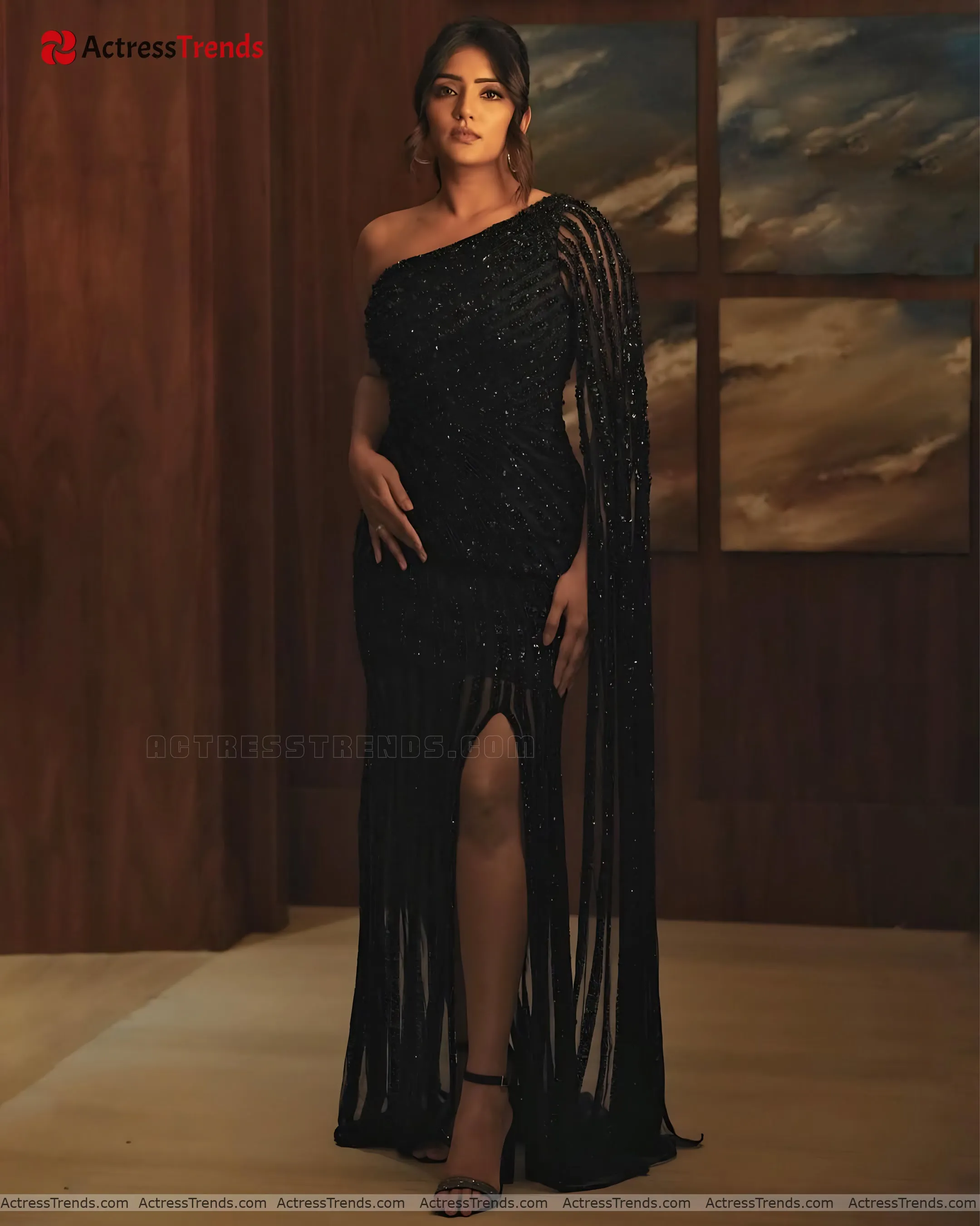 Eesha Rebba Tight Fitting Stunning Photo