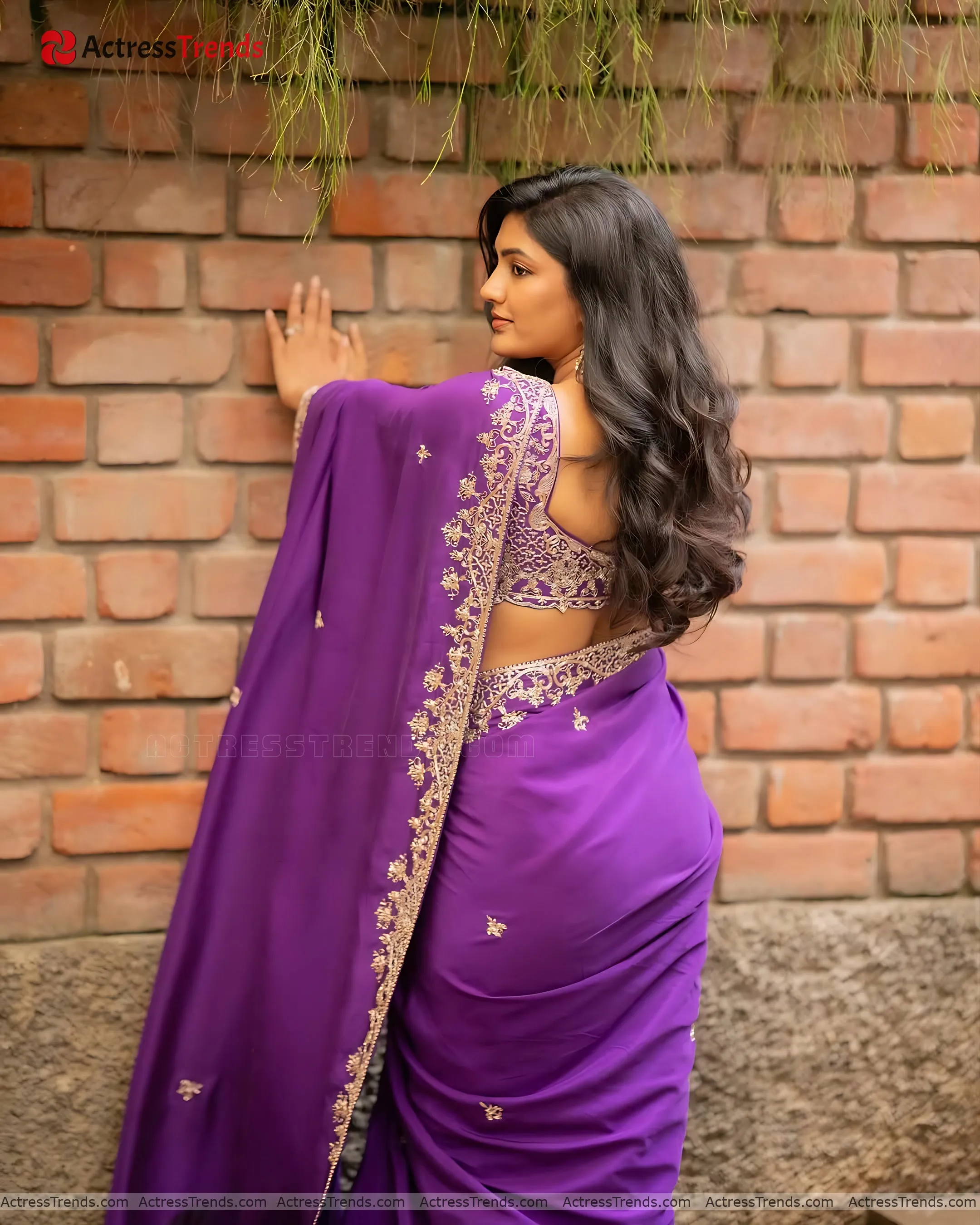 Eesha Rebba Purple Saree Bold Style Back Pose