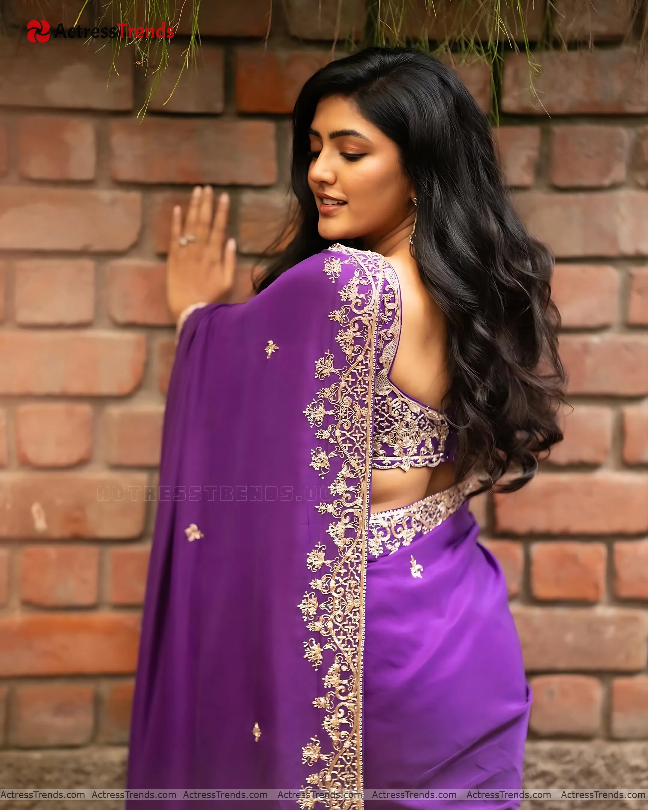Eesha Rebba Saree Photoshoot Cute Backless Blouse Style
