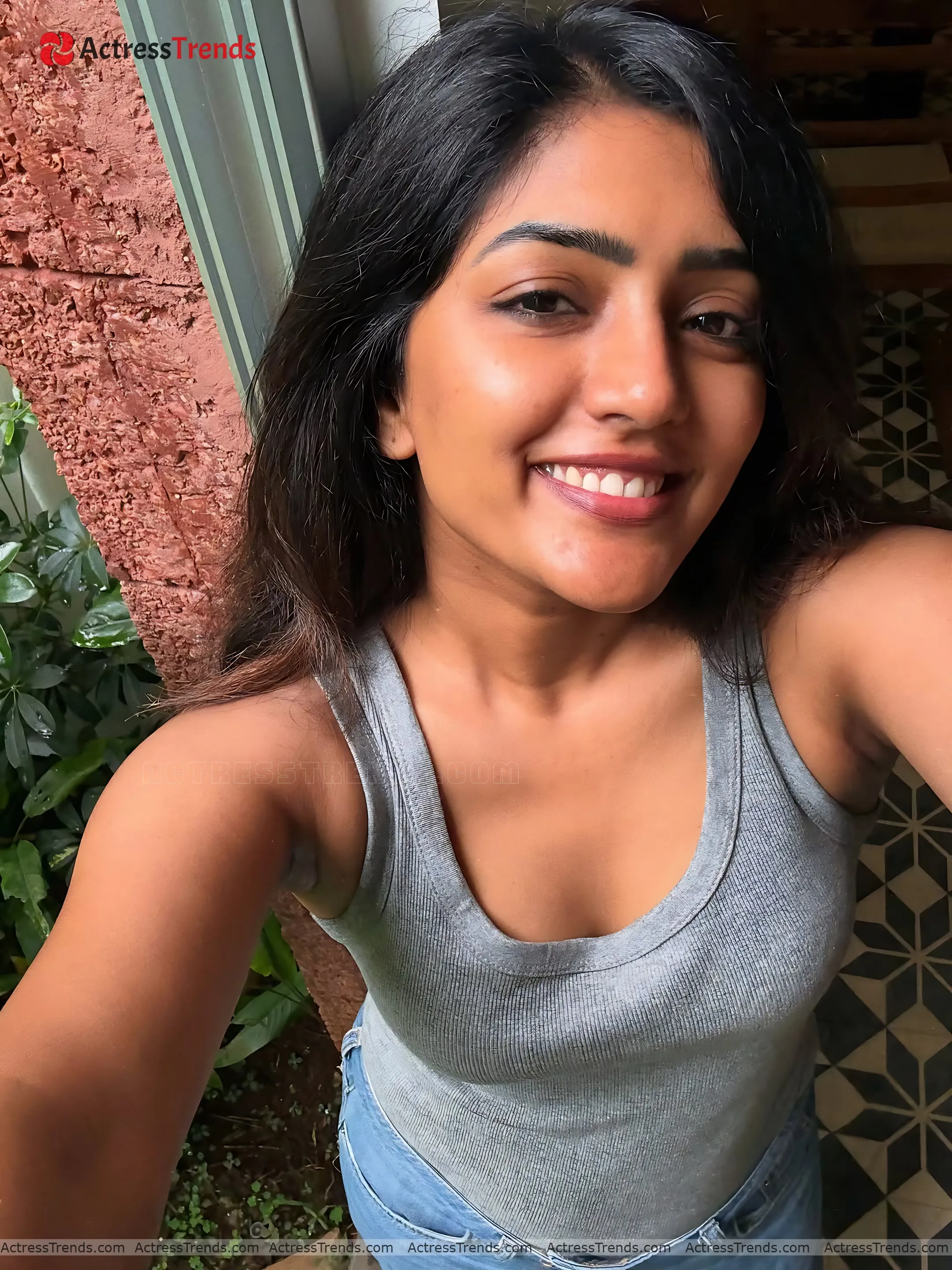 Eesha Rebba Cute Beautiful Face